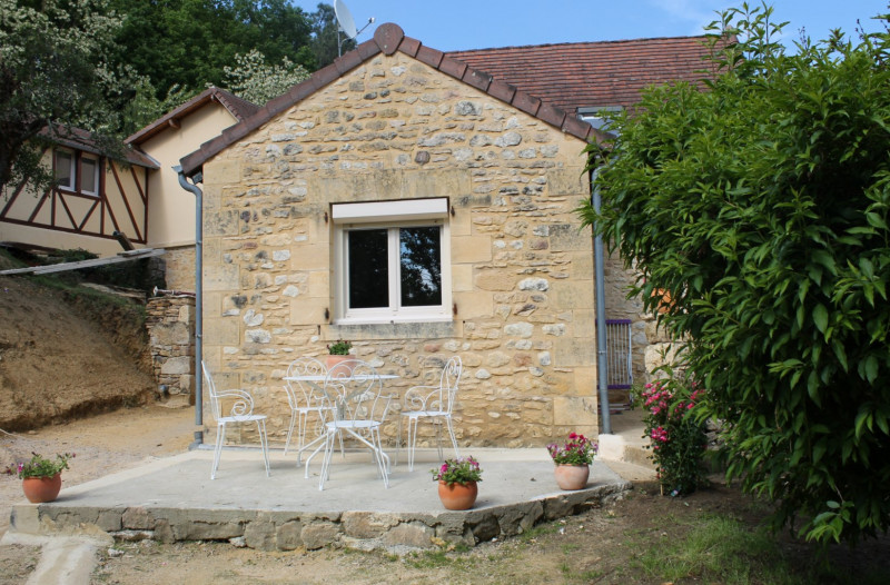 LES PIERRES DE LOUBEJAC-TERRASSE2